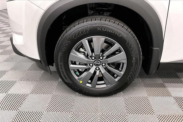 new 2025 Nissan Pathfinder car, priced at $38,305