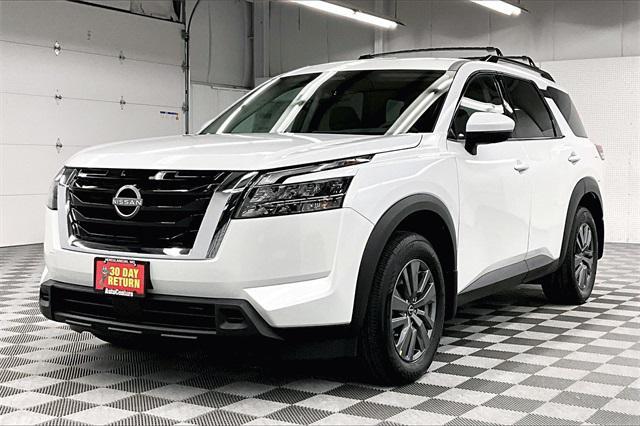 new 2025 Nissan Pathfinder car, priced at $38,305