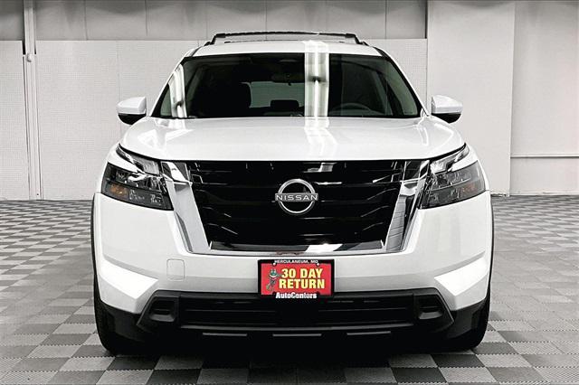 new 2025 Nissan Pathfinder car, priced at $38,305