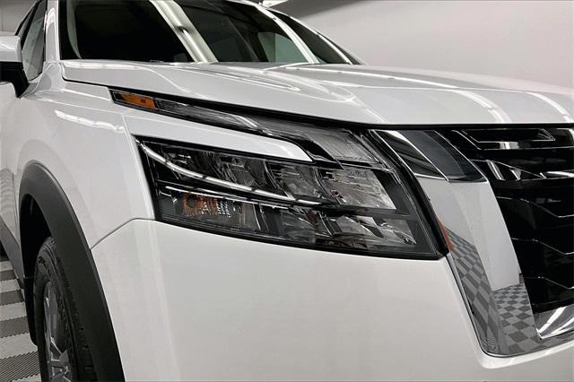 new 2025 Nissan Pathfinder car, priced at $38,305