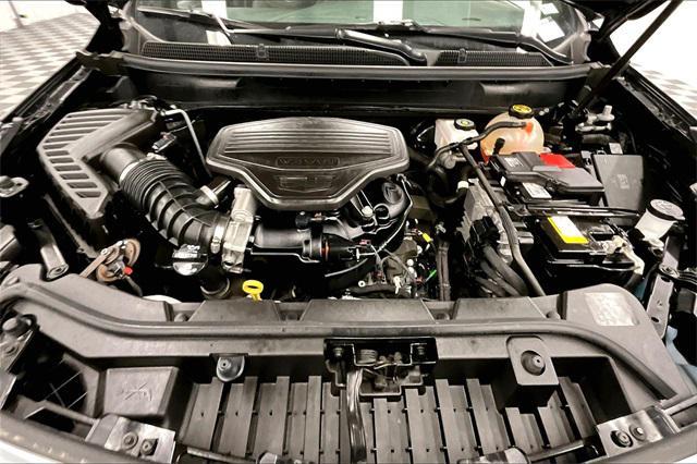 used 2022 Cadillac XT5 car, priced at $38,937