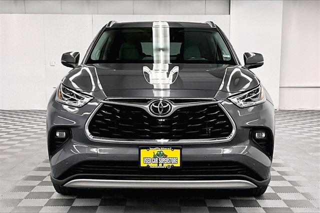used 2022 Toyota Highlander car, priced at $39,587