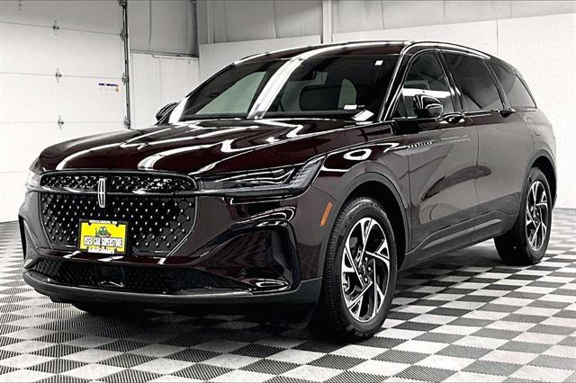 used 2025 Lincoln Nautilus car, priced at $49,998