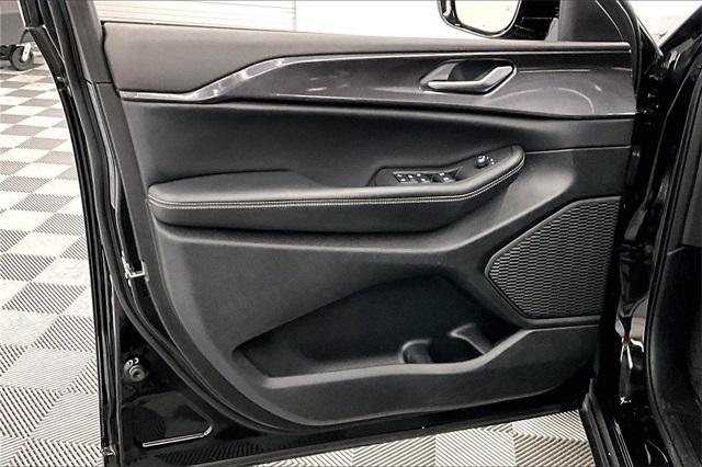 used 2023 Jeep Grand Cherokee car, priced at $31,998