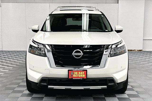 new 2024 Nissan Pathfinder car, priced at $42,170