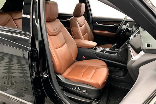 used 2023 Cadillac XT5 car, priced at $31,986