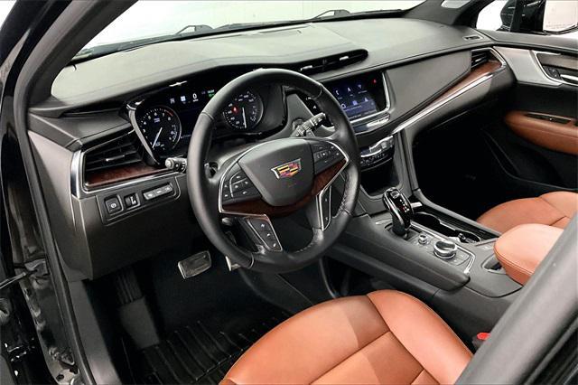 used 2023 Cadillac XT5 car, priced at $31,986