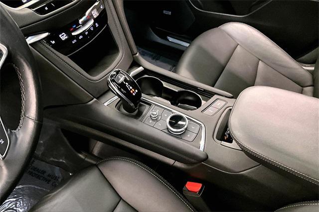 used 2022 Cadillac XT5 car, priced at $28,998