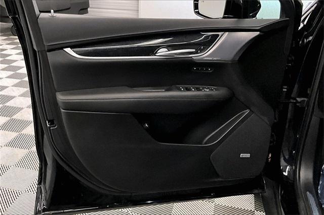 used 2022 Cadillac XT5 car, priced at $28,998