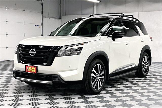 new 2024 Nissan Pathfinder car, priced at $46,001