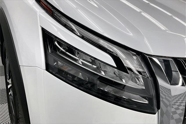 new 2025 Nissan Pathfinder car, priced at $48,998