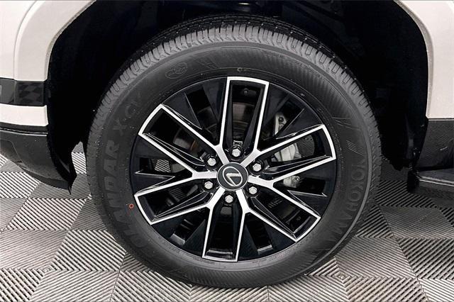 used 2024 Lexus GX 550 car, priced at $76,998