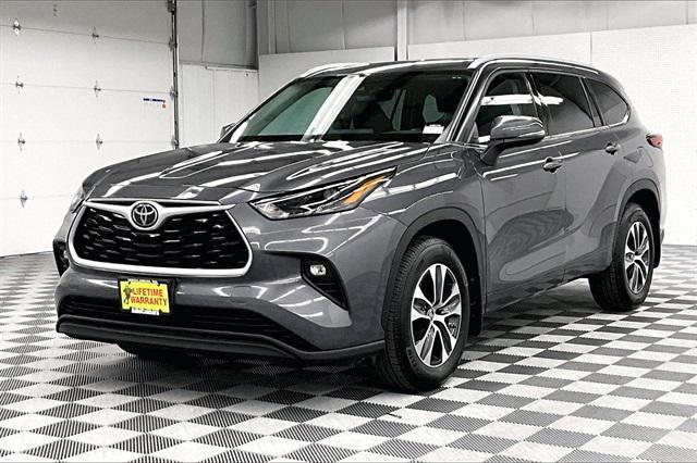 used 2022 Toyota Highlander car, priced at $31,783