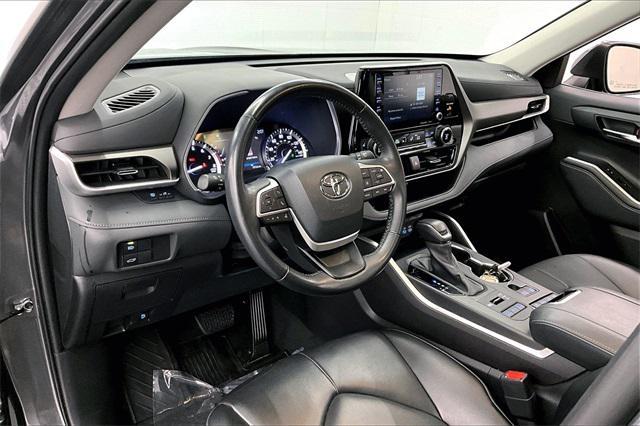 used 2022 Toyota Highlander car, priced at $31,783