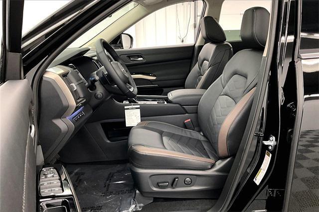 new 2025 Nissan Pathfinder car, priced at $54,695
