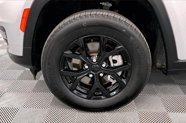 used 2024 Jeep Grand Cherokee L car, priced at $29,218