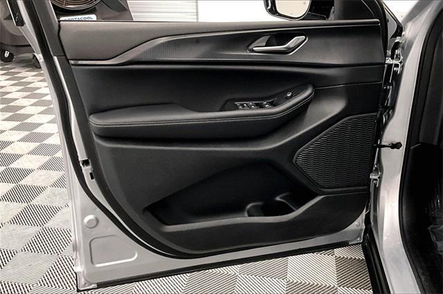 used 2024 Jeep Grand Cherokee L car, priced at $29,218