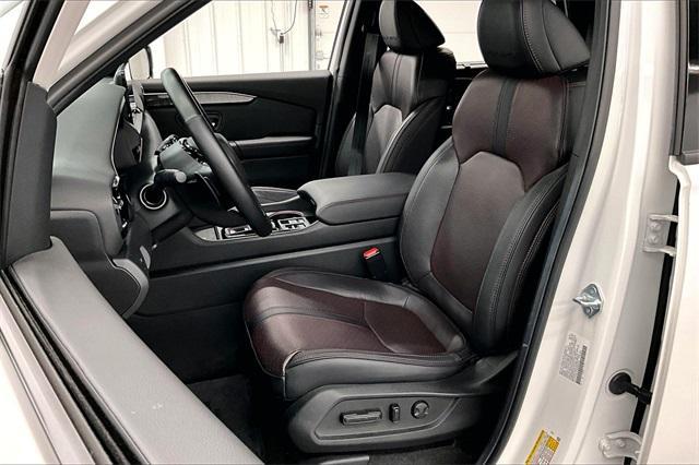 used 2025 Honda Pilot car, priced at $52,315