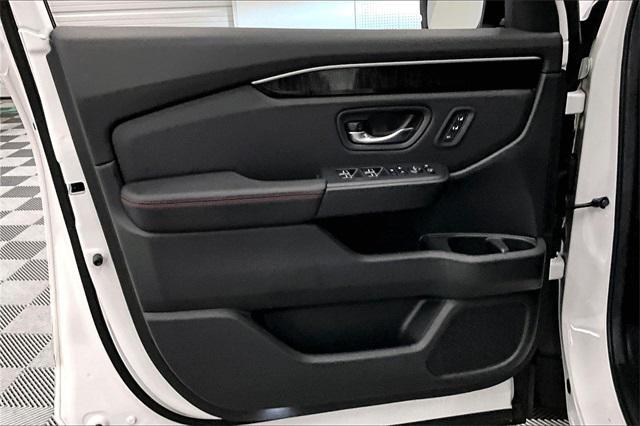used 2025 Honda Pilot car, priced at $52,315