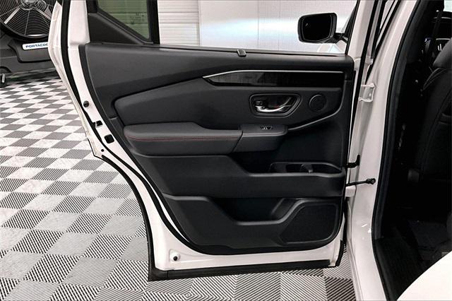 used 2025 Honda Pilot car, priced at $52,315