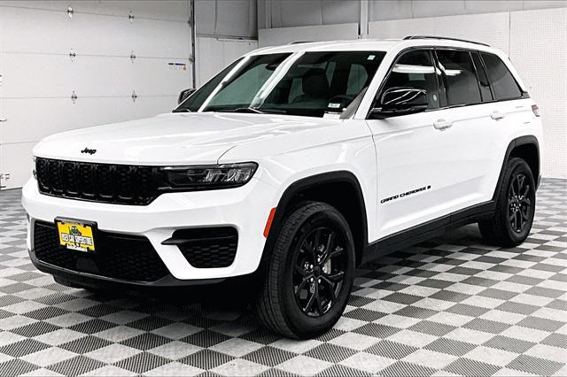 used 2024 Jeep Grand Cherokee car, priced at $34,598