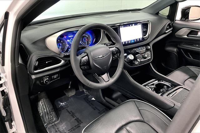used 2023 Chrysler Pacifica car, priced at $39,624