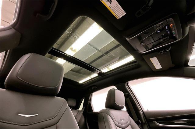 used 2022 Cadillac XT5 car, priced at $33,993
