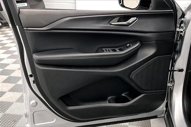 used 2024 Jeep Grand Cherokee L car, priced at $29,998