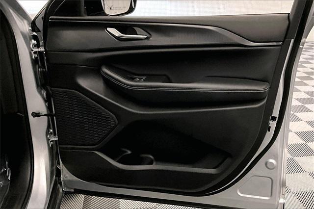 used 2024 Jeep Grand Cherokee L car, priced at $29,998