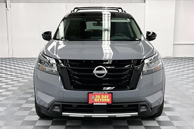 new 2024 Nissan Pathfinder car, priced at $47,626