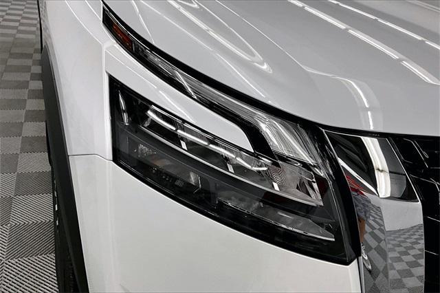 new 2025 Nissan Pathfinder car, priced at $50,187