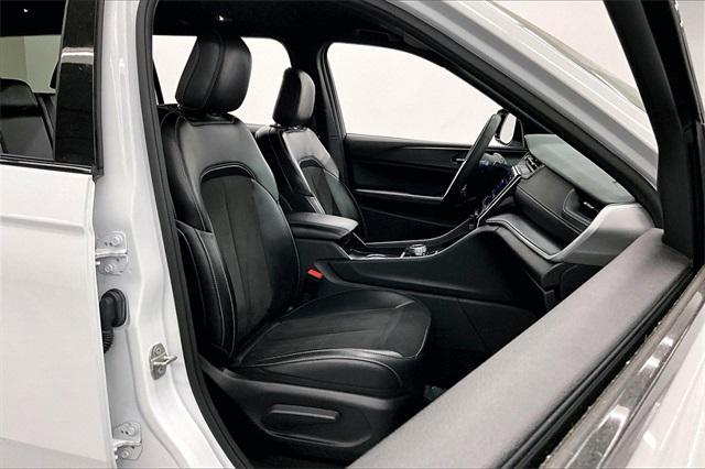 used 2024 Jeep Grand Cherokee L car, priced at $27,998