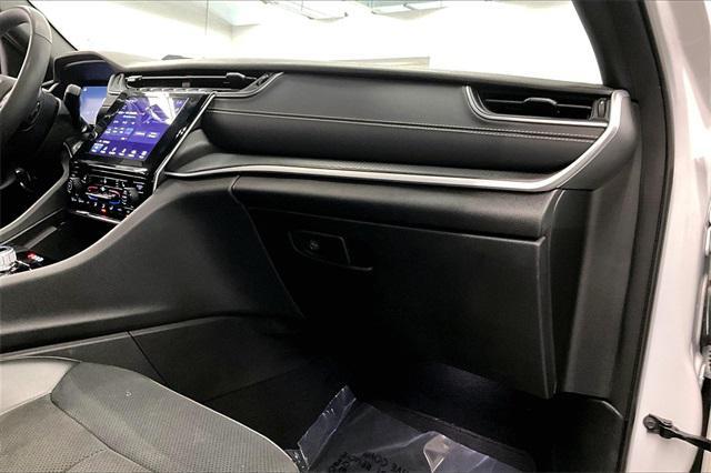 used 2024 Jeep Grand Cherokee L car, priced at $27,998