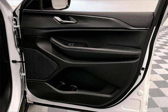 used 2024 Jeep Grand Cherokee L car, priced at $27,998