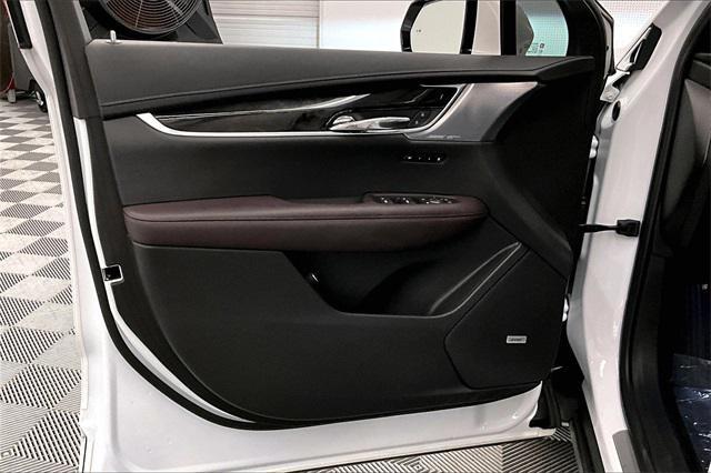 used 2023 Cadillac XT6 car, priced at $38,271