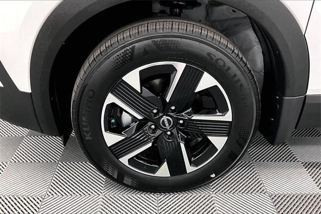 new 2025 Nissan Kicks car, priced at $31,009