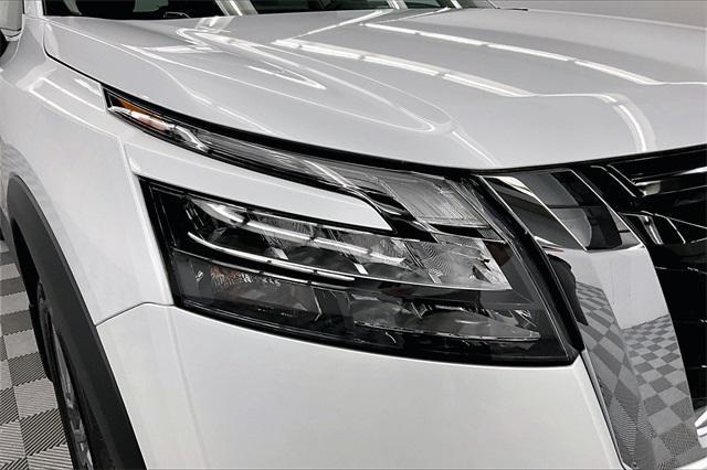 new 2025 Nissan Pathfinder car, priced at $46,393