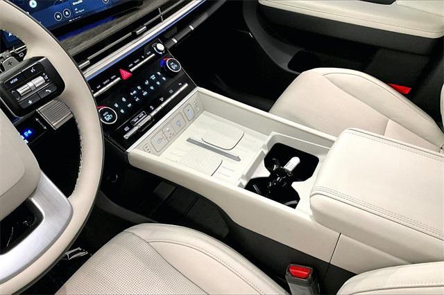 used 2024 Hyundai Santa Fe car, priced at $36,527