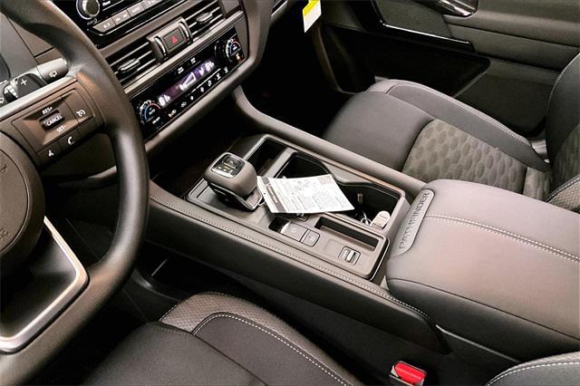 new 2025 Nissan Pathfinder car, priced at $34,752