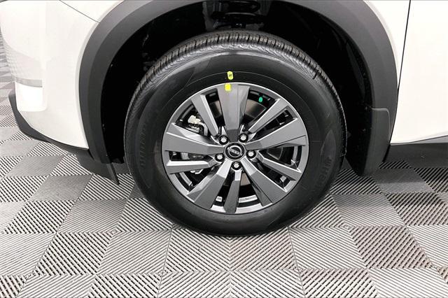 new 2025 Nissan Pathfinder car, priced at $34,752