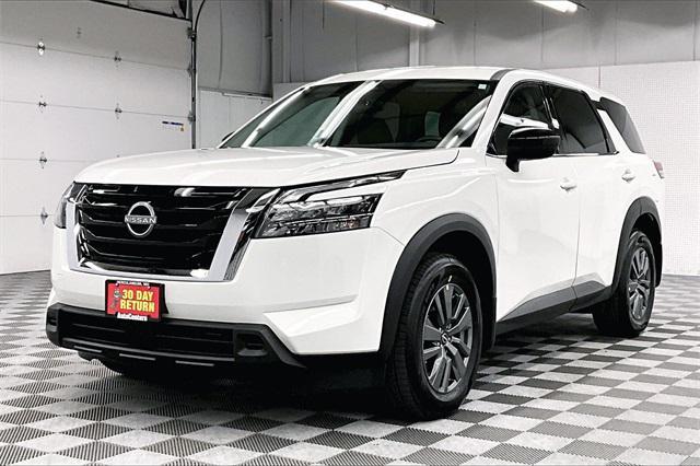 new 2025 Nissan Pathfinder car, priced at $34,752