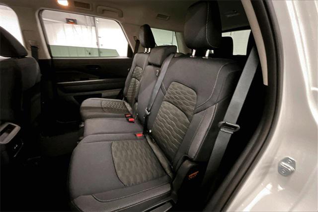 new 2025 Nissan Pathfinder car, priced at $34,752