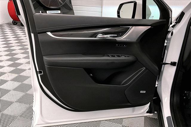 used 2023 Cadillac XT6 car, priced at $43,223