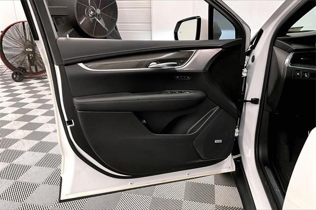 used 2021 Cadillac XT5 car, priced at $29,116
