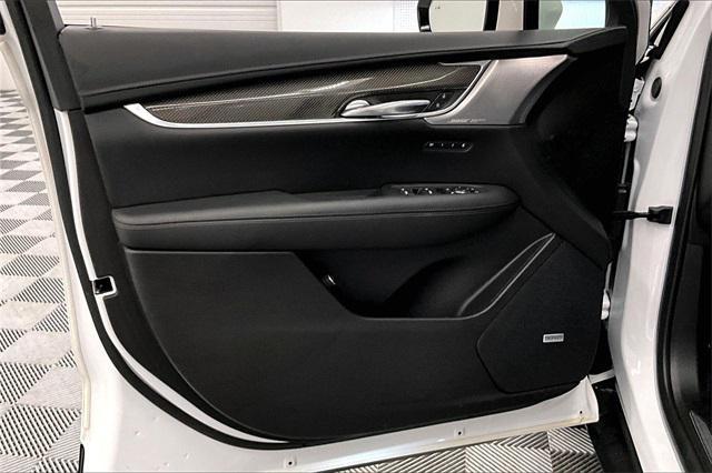 used 2021 Cadillac XT5 car, priced at $33,929