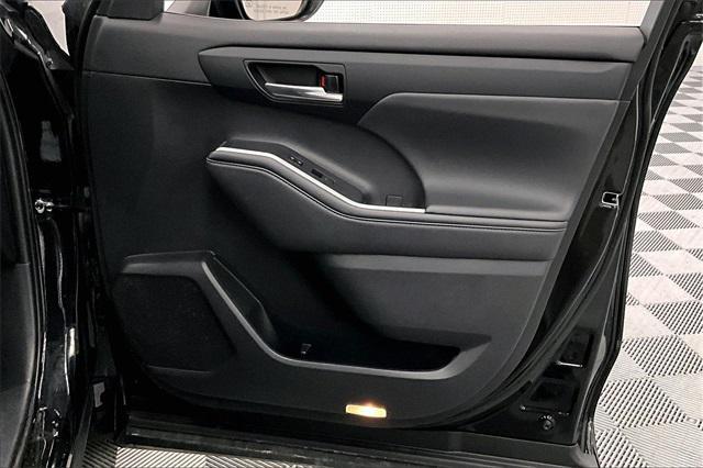 used 2022 Toyota Highlander car, priced at $37,942