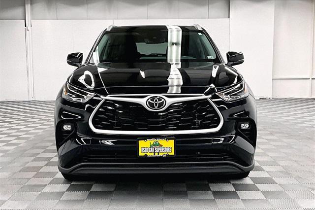 used 2022 Toyota Highlander car, priced at $37,942