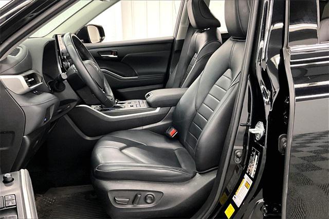 used 2022 Toyota Highlander car, priced at $37,942