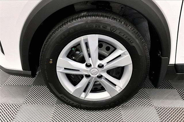 new 2025 Nissan Kicks car, priced at $21,857