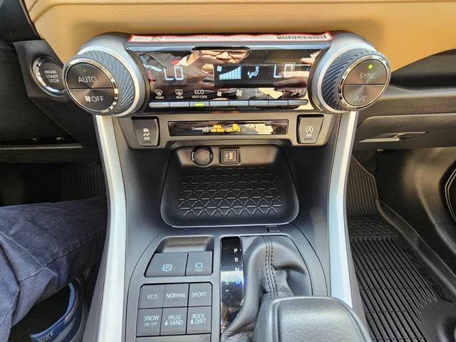 new 2025 Toyota RAV4 car